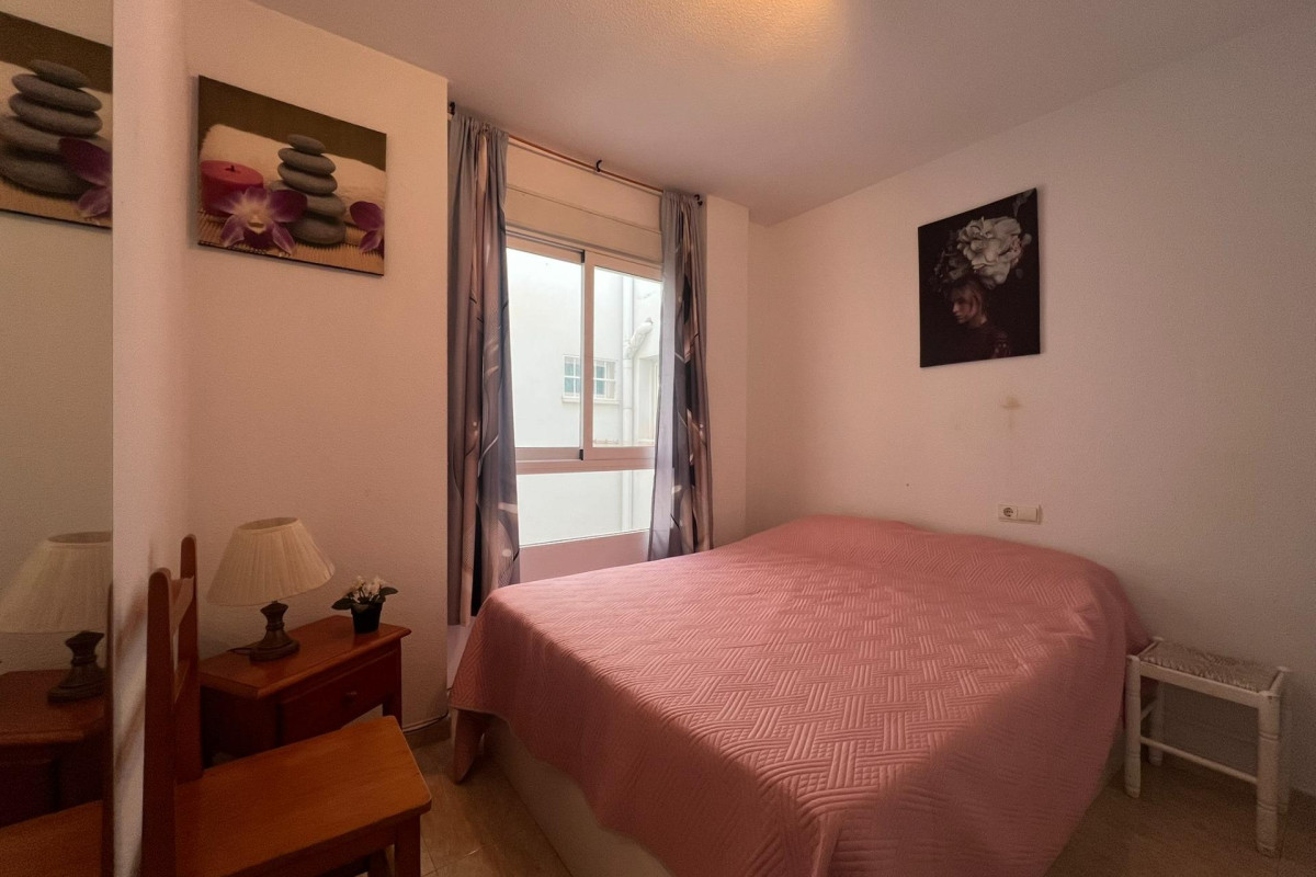 Resale - Apartment  - Torrevieja - Playa de los Locos