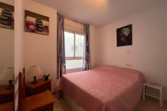 Resale - Apartment  - Torrevieja - Playa de los Locos