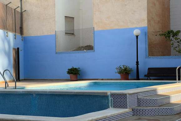 Resale - Apartment  - Torrevieja - Playa de los Locos