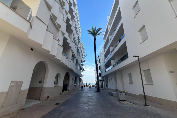 Resale - Apartment  - Torrevieja - Playa de los Locos