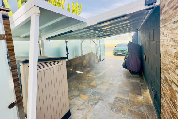 Herverkoop - Villa - Orihuela Costa - Lomas de Cabo Roig