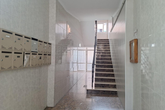 Herverkoop - Appartement  - Alicante - Altozano