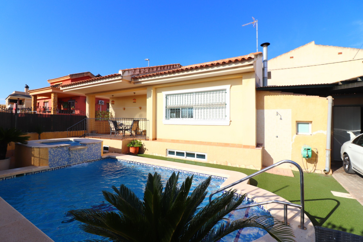 Resale - Detached Villa - Almoradi - El Saladar