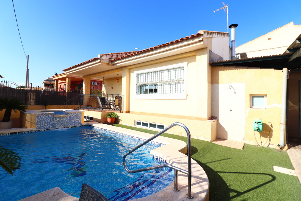 Resale - Detached Villa - Almoradi - El Saladar