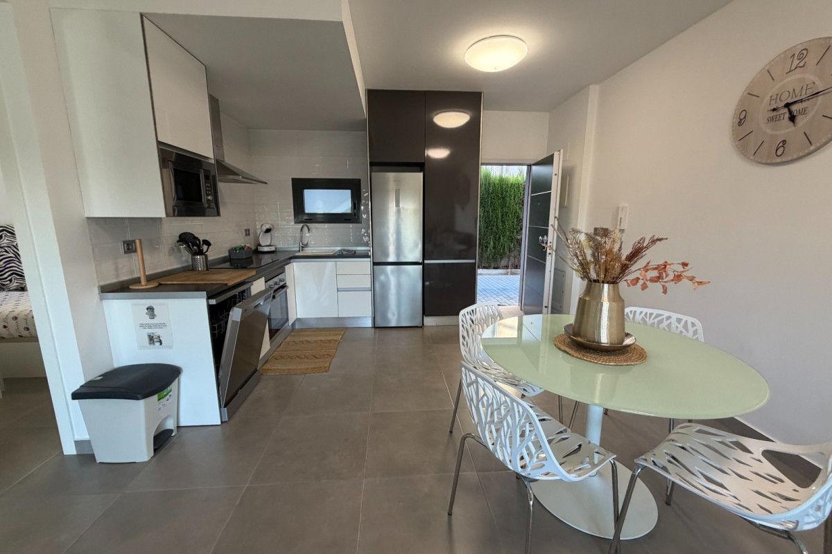 Resale - Apartment  - Pilar de La Horadada - Pilar de La Horadada - Town