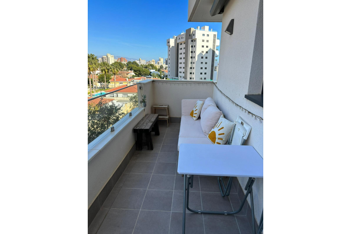 Resale - Apartment  - Alicante - Alicante Golf
