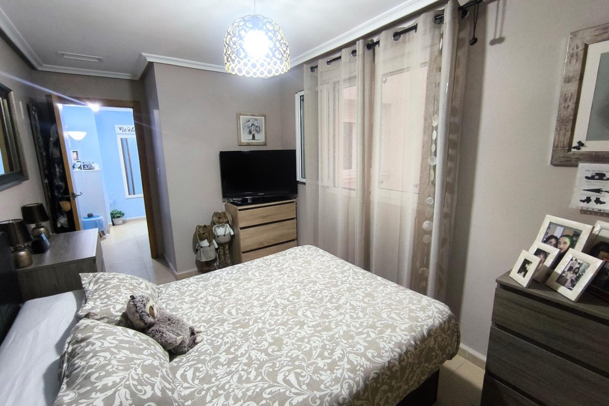 Resale - Apartment  - Torrevieja - Centro