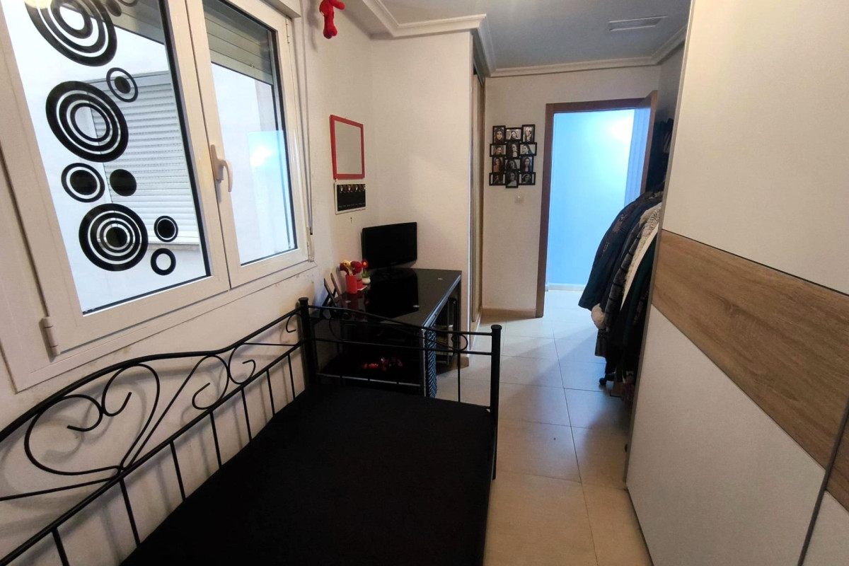 Resale - Apartment  - Torrevieja - Centro