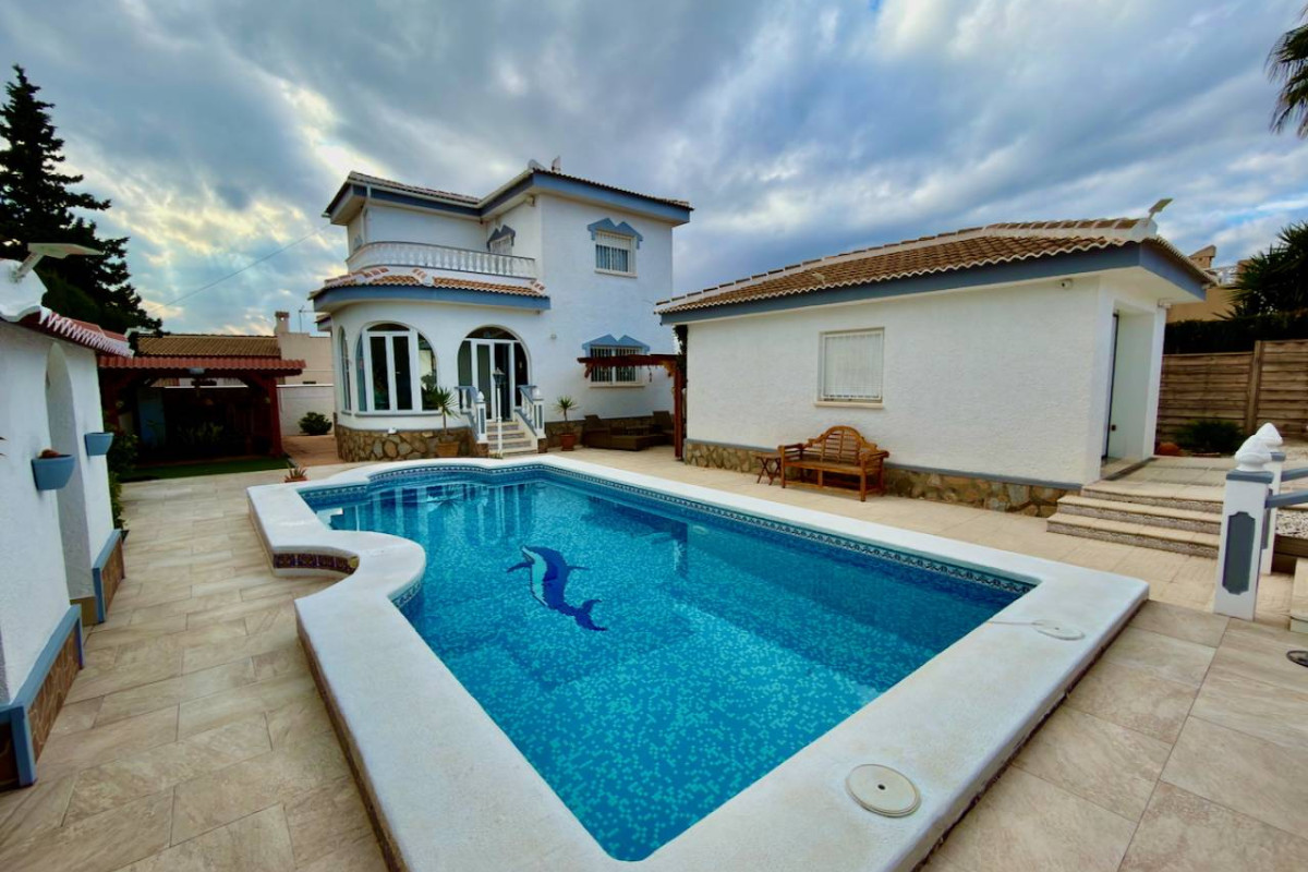 Resale - Villa - Ciudad Quesada