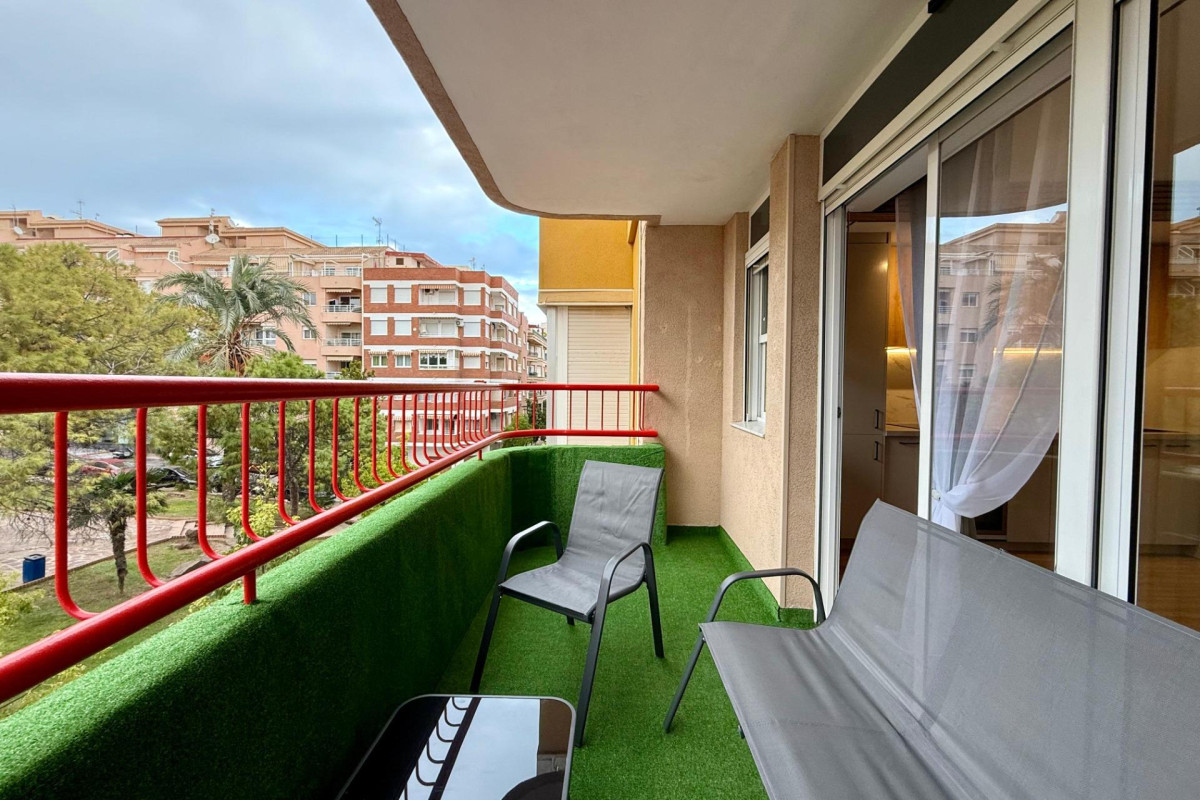 Resale - Apartment  - Torrevieja - Playa del Cura
