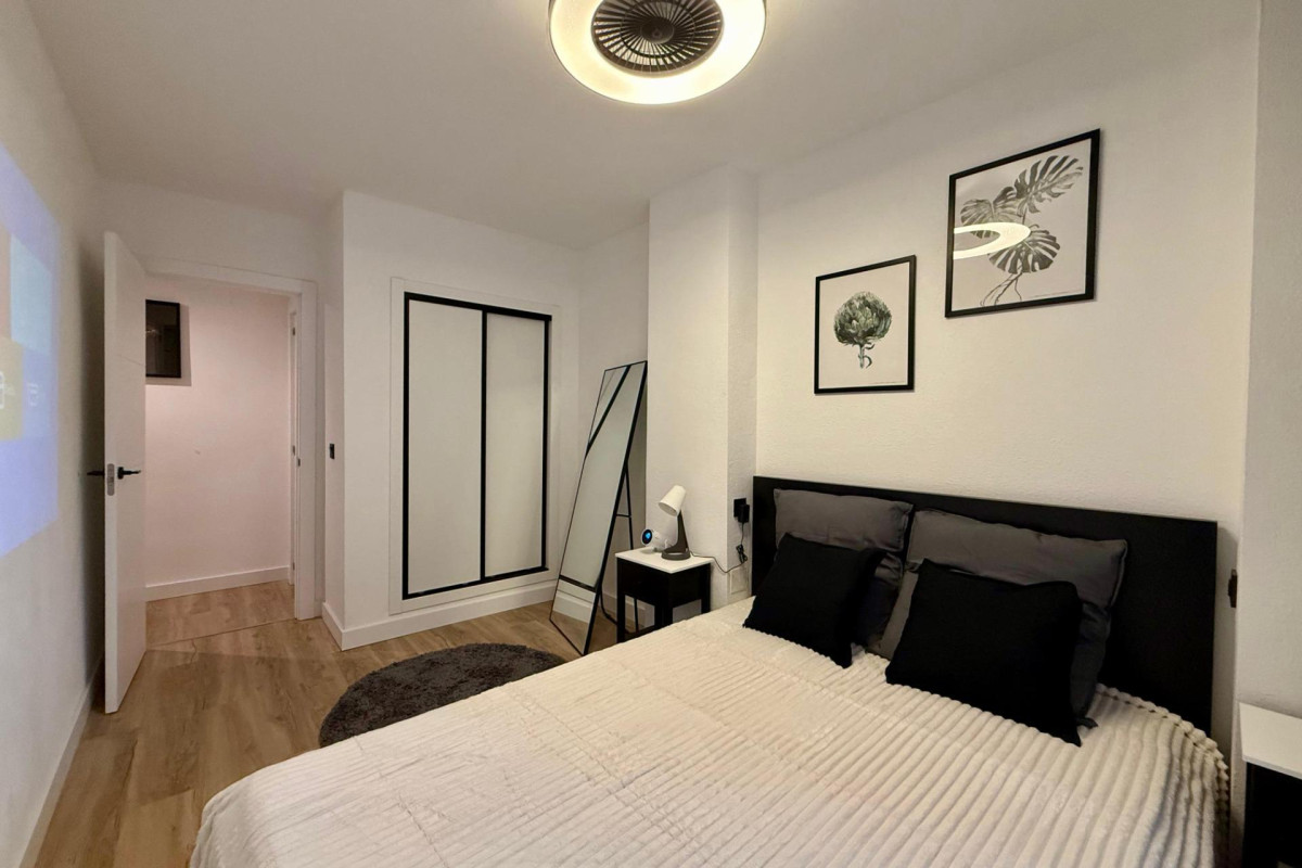 Resale - Apartment  - Torrevieja - Playa del Cura