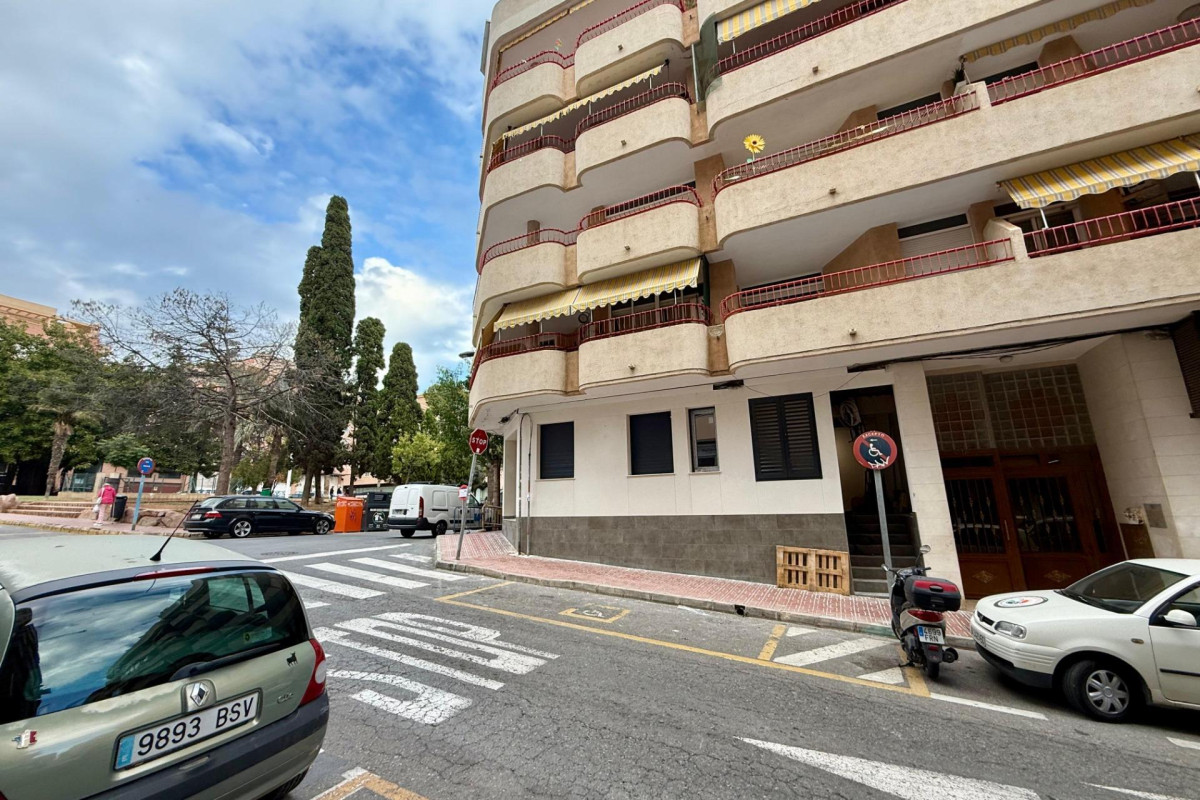 Resale - Apartment  - Torrevieja - Playa del Cura