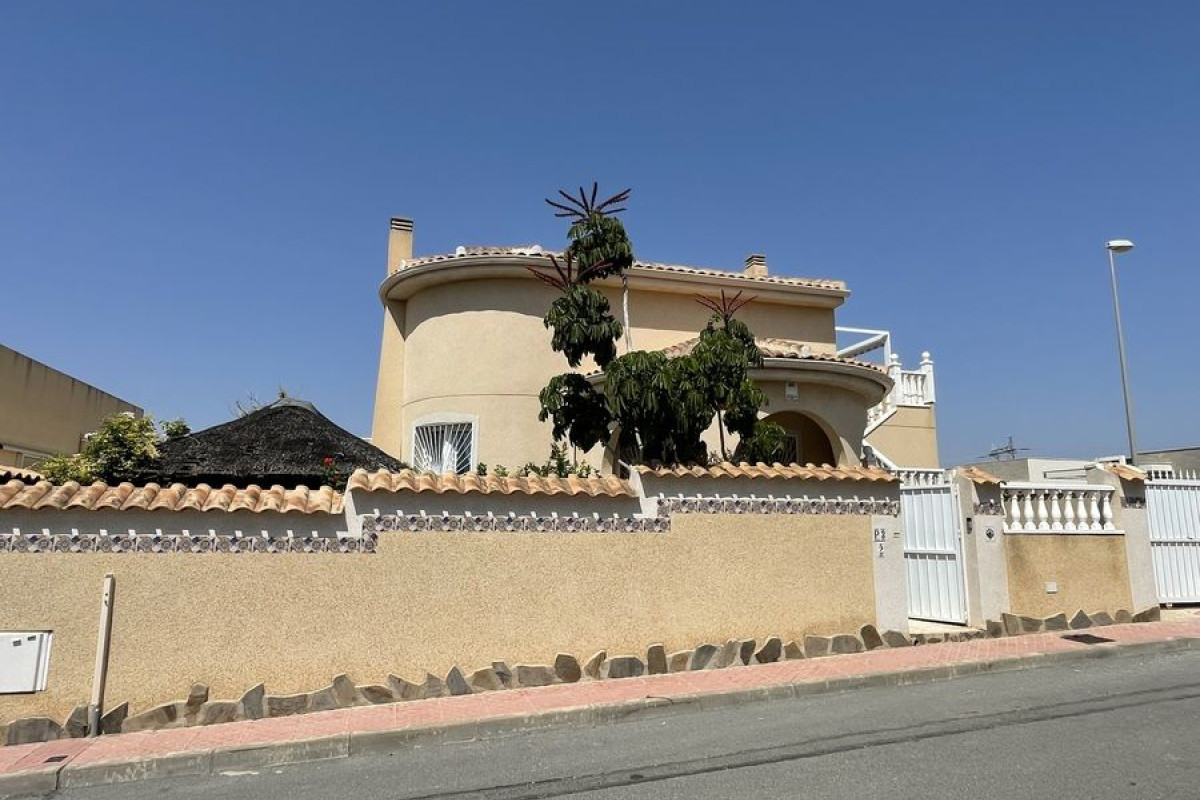 Resale - Villa - Algorfa