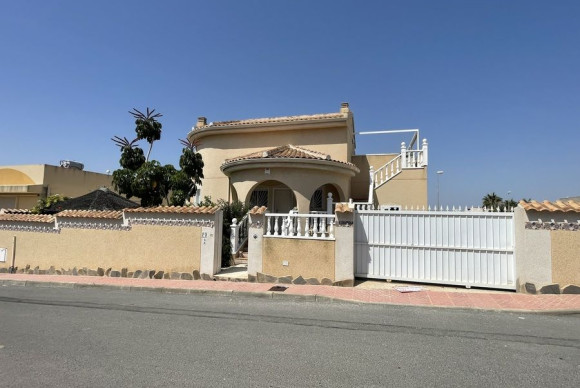 Resale - Villa - Algorfa