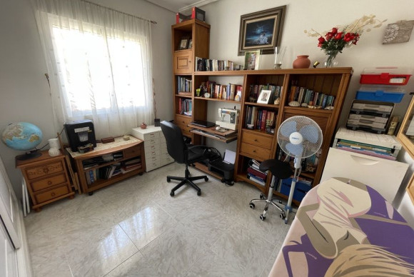 Resale - Villa - Algorfa
