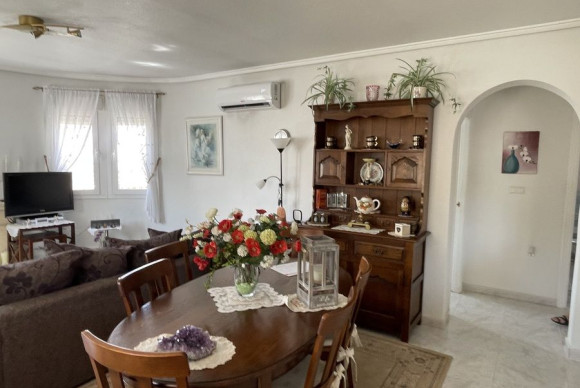 Resale - Villa - Algorfa