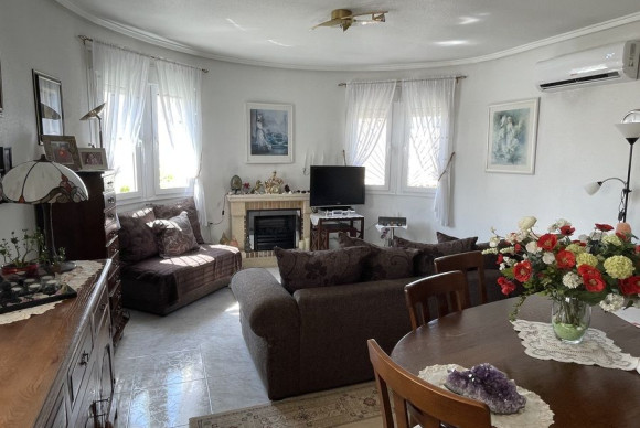 Resale - Villa - Algorfa