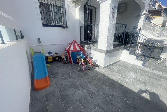 Resale - Apartment  - Orihuela Costa - Los Almendros-La Florida