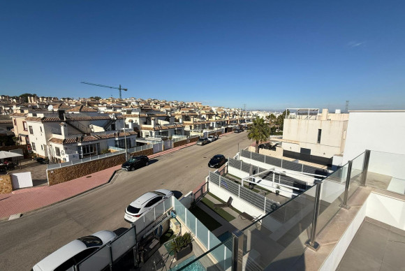 Herverkoop - Villa - Orihuela Costa - PAU 26