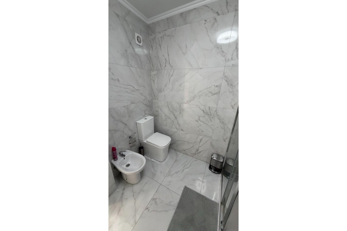 Resale - Apartment  - Torrevieja - Curva del Palangre