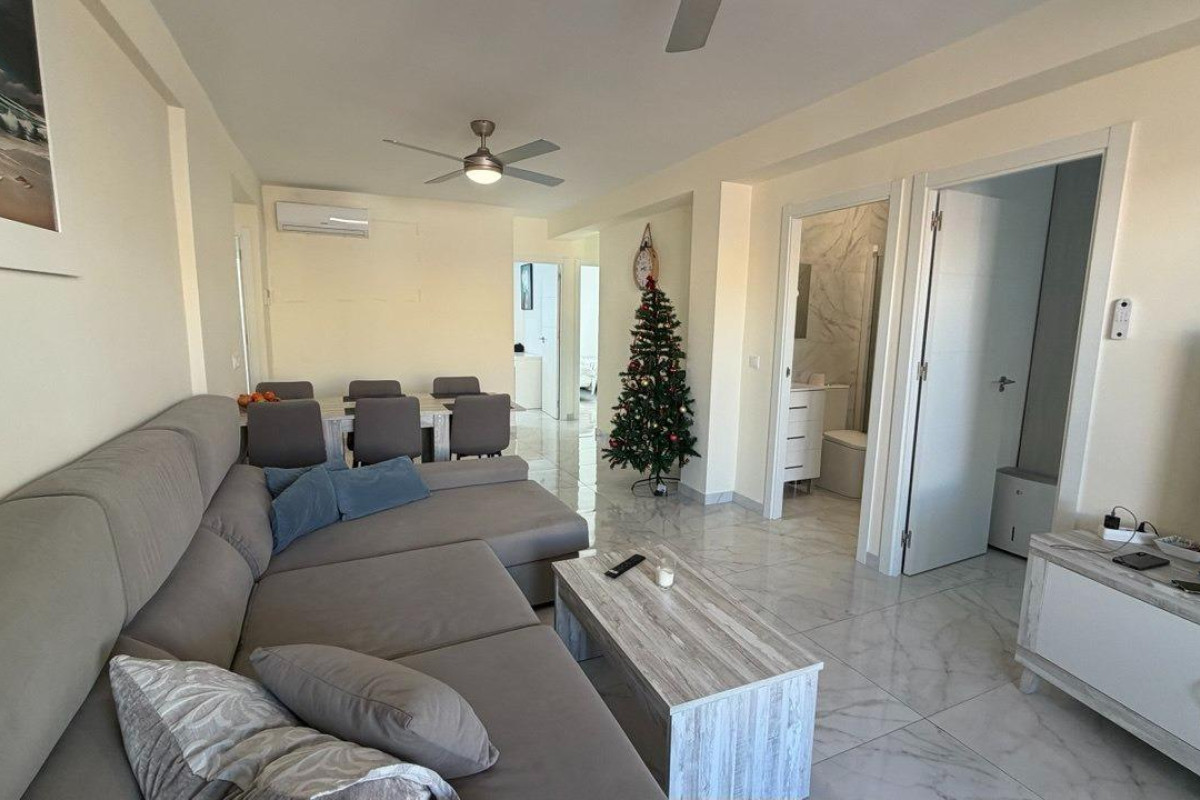 Resale - Apartment  - Torrevieja - Curva del Palangre