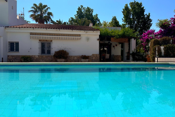 Resale - Country House - Novelda