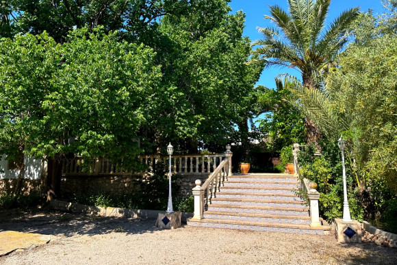 Resale - Country House - Novelda