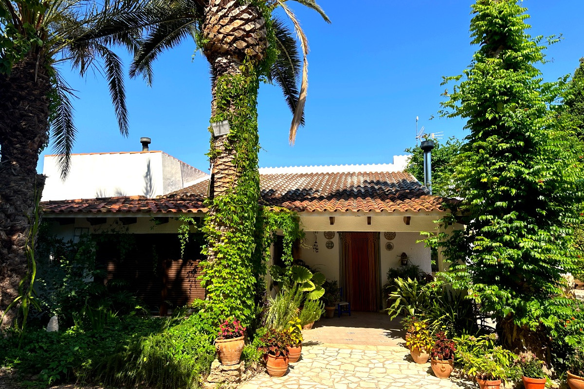 Resale - Country House - Novelda