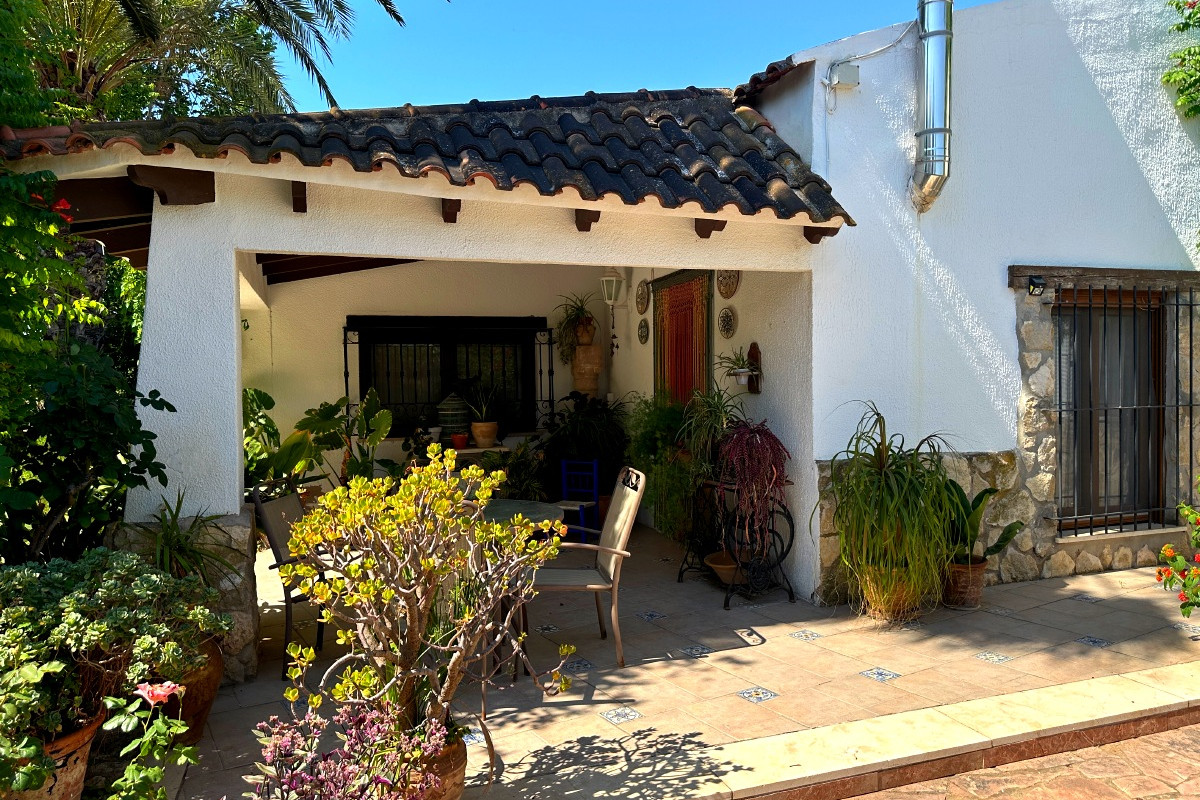 Resale - Country House - Novelda