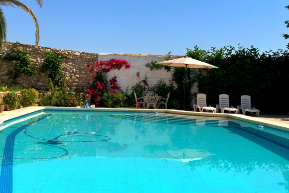 Resale - Country House - Novelda