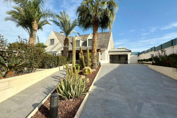 Herverkoop - LUXE VILLA - San Juan de Alicante - Frank espinós