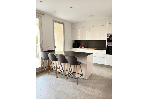 Herverkoop - Appartement  - Alicante - Pau V