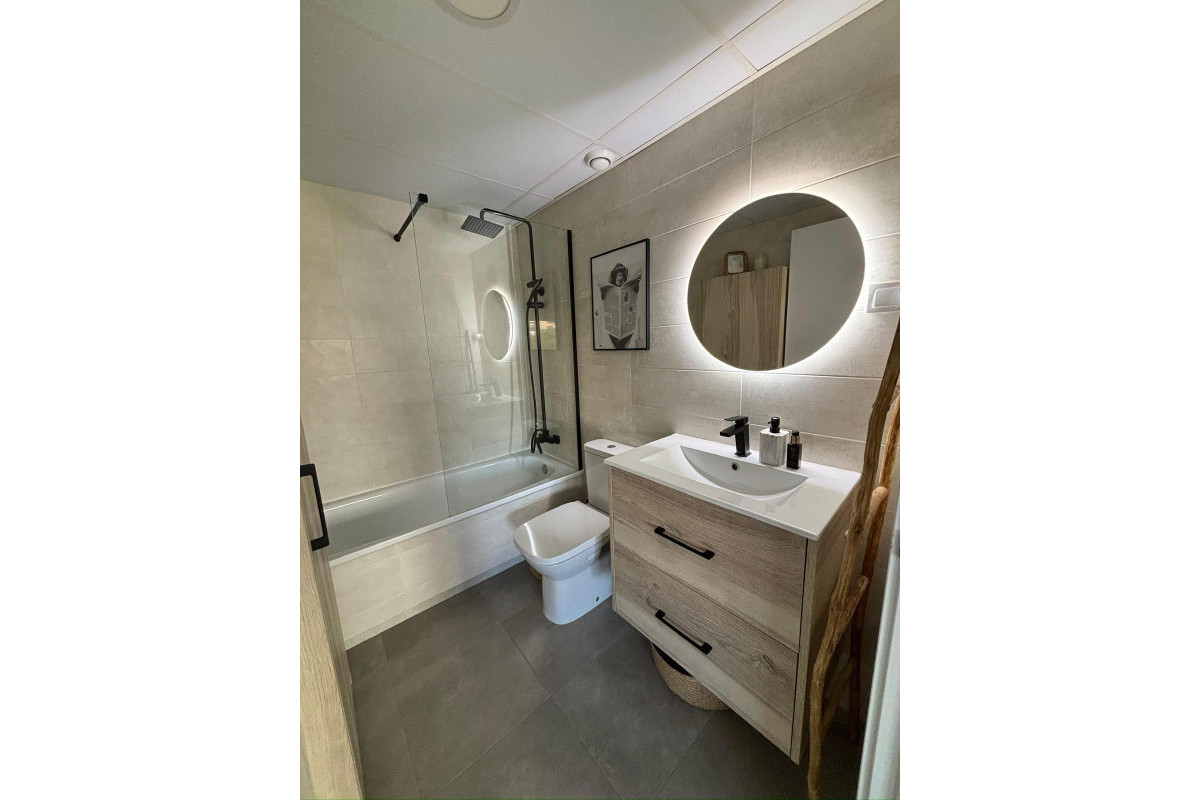 Herverkoop - Appartement  - Alicante - Alicante Golf