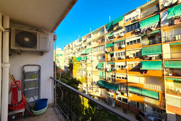 Resale - Apartment  - Alicante - Pla del bon repos