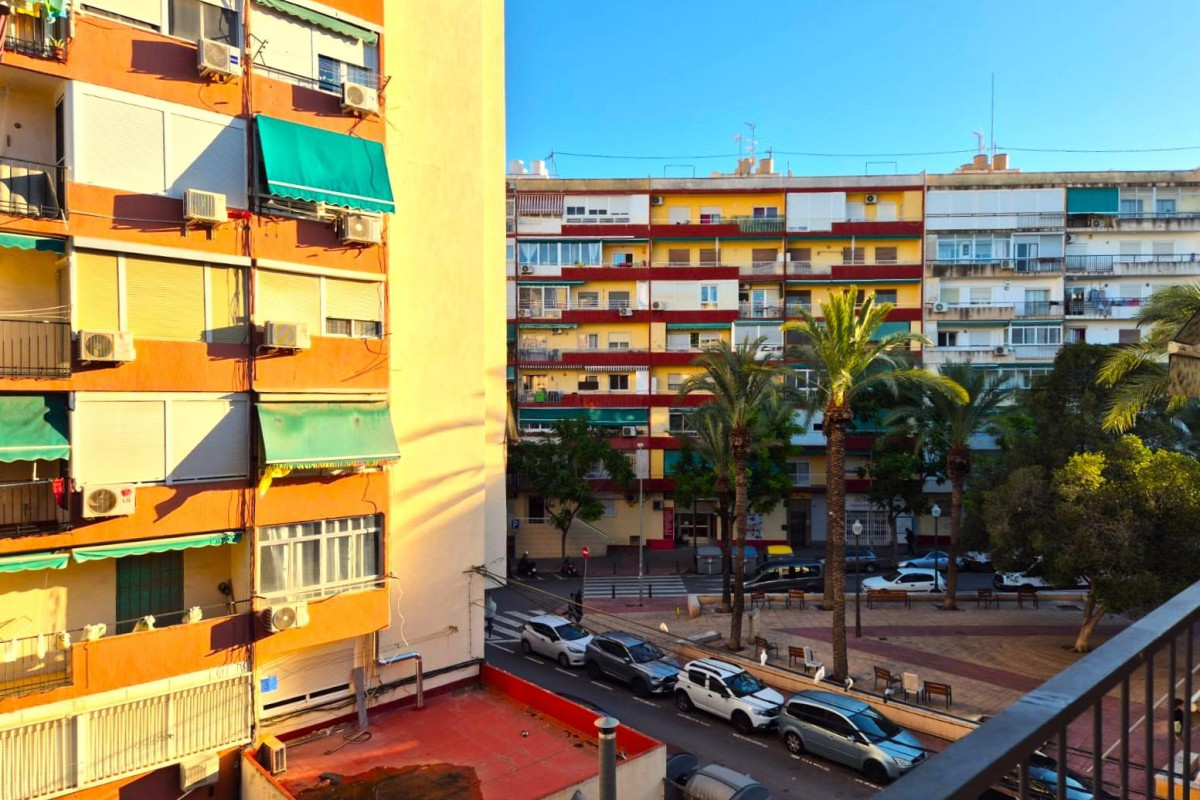 Resale - Apartment  - Alicante - Pla del bon repos