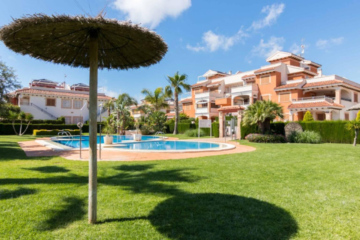 Resale - Apartment  - Orihuela Costa - Playa Flamenca