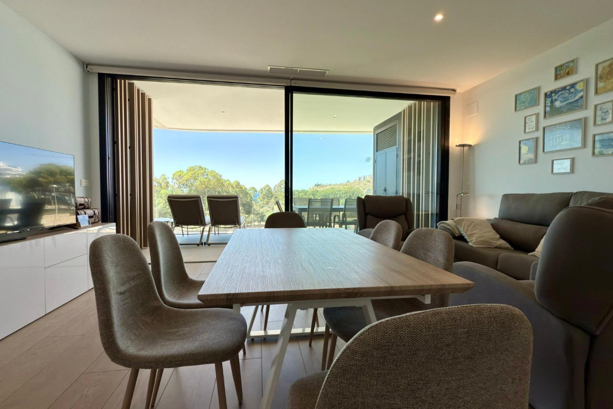 Resale - Apartment  - Villajoyosa - 1a linea