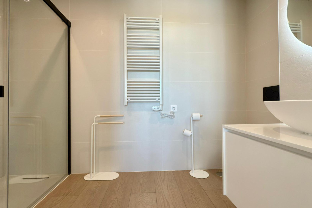 Resale - Apartment  - Villajoyosa - 1a linea