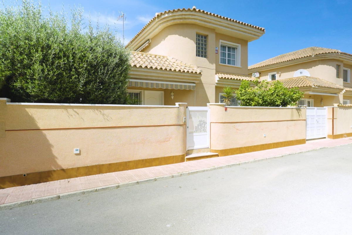 Herverkoop - Villa - Torrevieja - Los Balcones - Los Altos del Edén