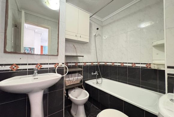 Herverkoop - Appartement  - Torrevieja - Estacion de autobuses