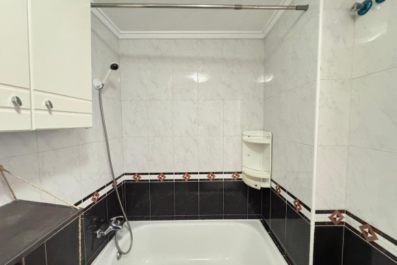 Herverkoop - Appartement  - Torrevieja - Estacion de autobuses