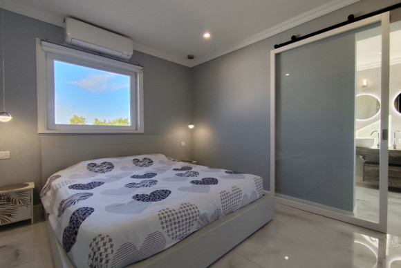 Resale - Villa - El Mudamiento