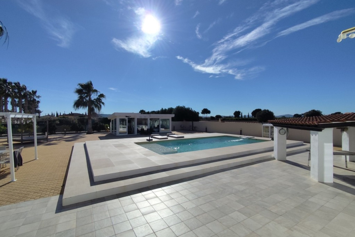 Resale - Villa - El Mudamiento