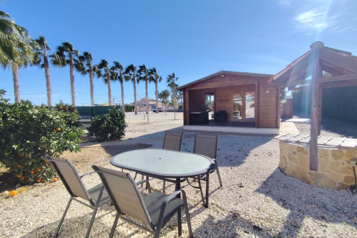 Resale - Villa - El Mudamiento