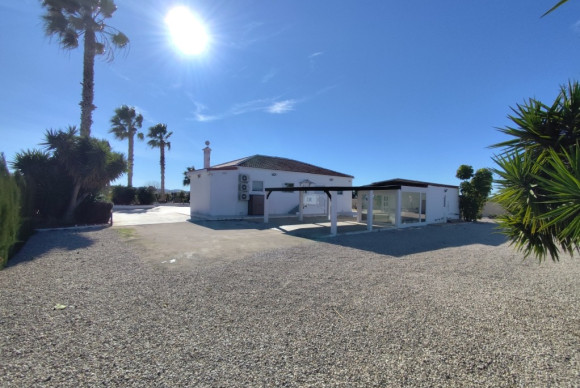 Resale - Villa - El Mudamiento