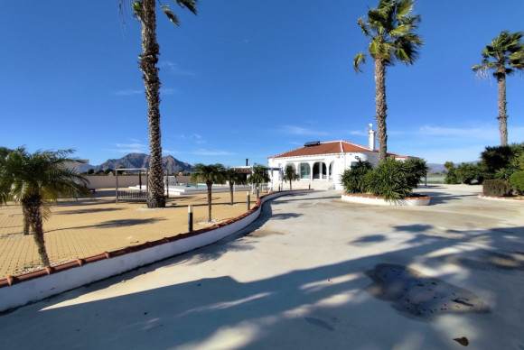 Resale - Villa - El Mudamiento