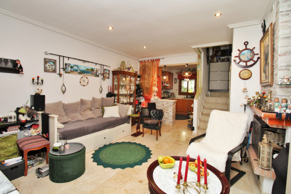 Resale - Townhouse - Villamartin - PAU 8