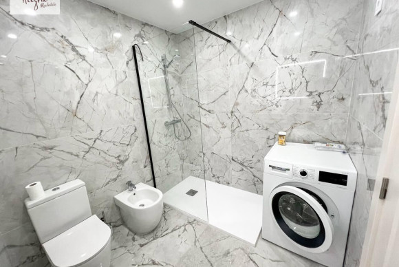 Resale - Apartment  - Valencia - Camí Fondo