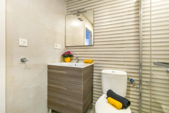 Resale - Apartment  - Torrevieja - Estacion de autobuses