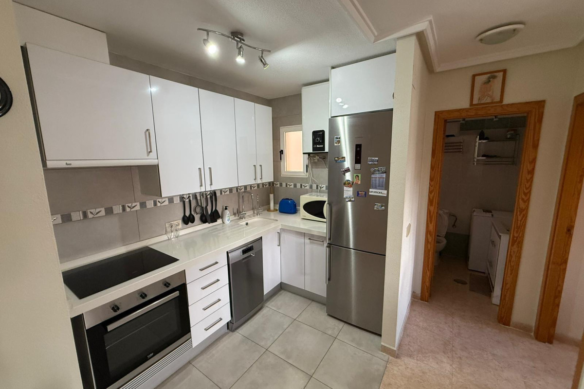 Resale - Apartment  - Torrevieja - Centro